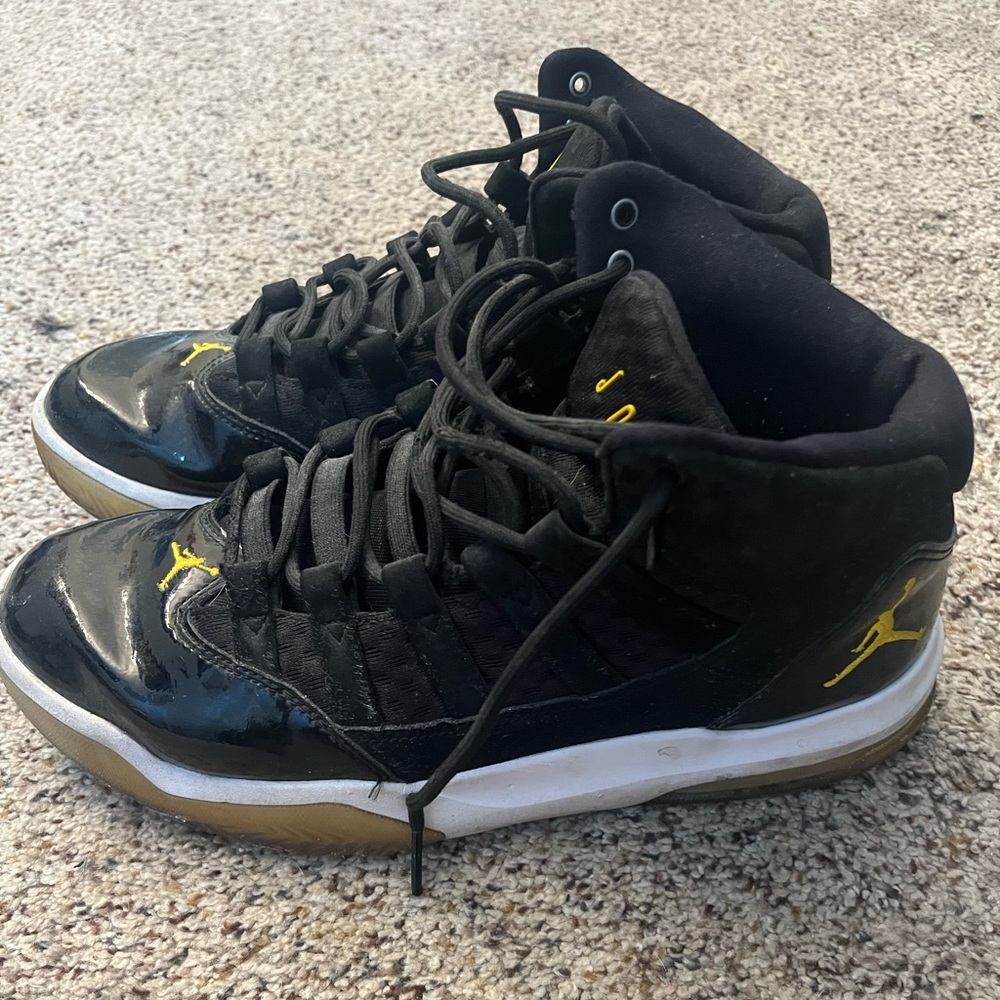 Jordan’s size 9